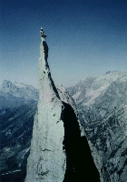 Gipfelnadel des Spazzacaldeira, Bergell