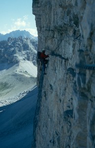 Erste Seilänge im Quergang der Cassin (8.SL)